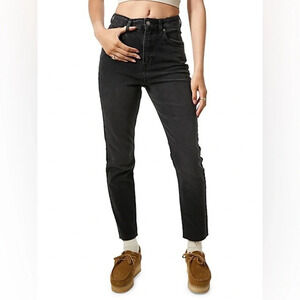 BDG by URBAN OUTFITTERS Edie Super High Waist Raw Hem Slim Jeans in Washed Black